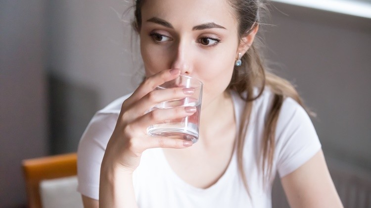 lehet-e 2 liter vizet inni magas vérnyomás esetén